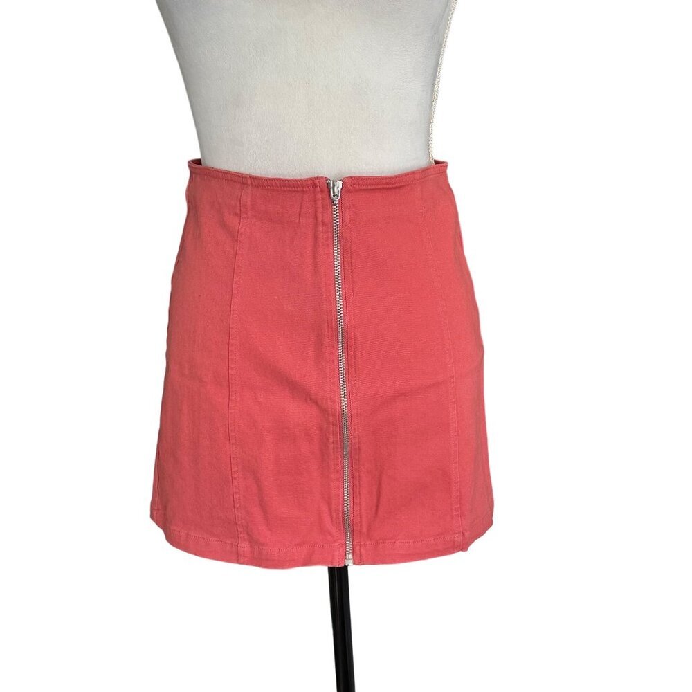 Coral Mini Skirt With Front Zipper Closure HAS FLAW Pull tab on zipper is short